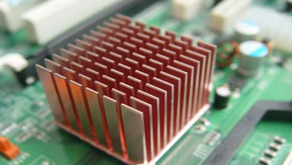 主板IC卡与散热片间隙填充用什么材料好？高温导热硅胶应用解决